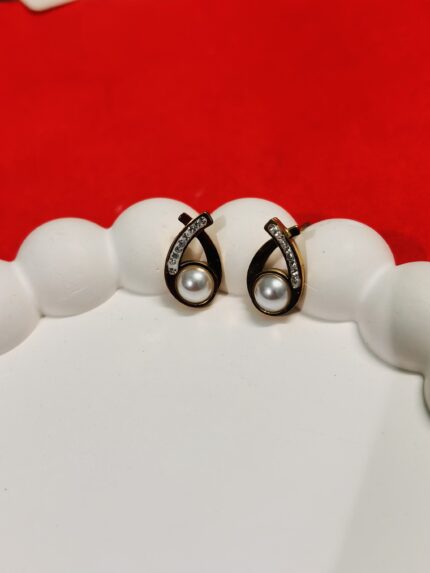 Crystalline Teardrop Pearl